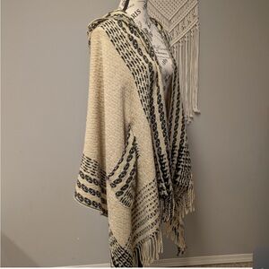 FREE PEOPLE Aztec Fringe Shawl Hooded Boho Western Vibes Poncho w/ Pockets